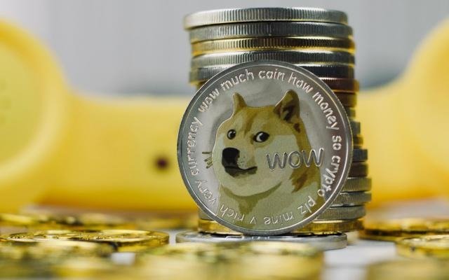 Dogecoin: la criptomoneda que comenzó como una broma y ya subió 15.900% en un año