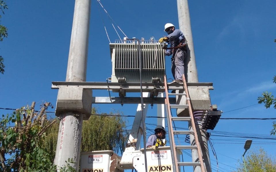 Se concretó obra que amplía la capacidad del servicio eléctrico en Lisandro Olmos