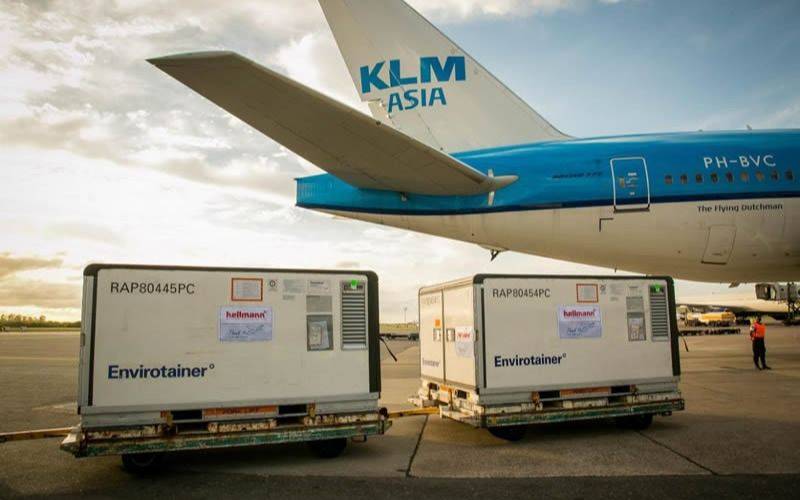 Esta tarde parte el primer vuelo para traer más vacunas Sinopharm: serán para segunda dosis