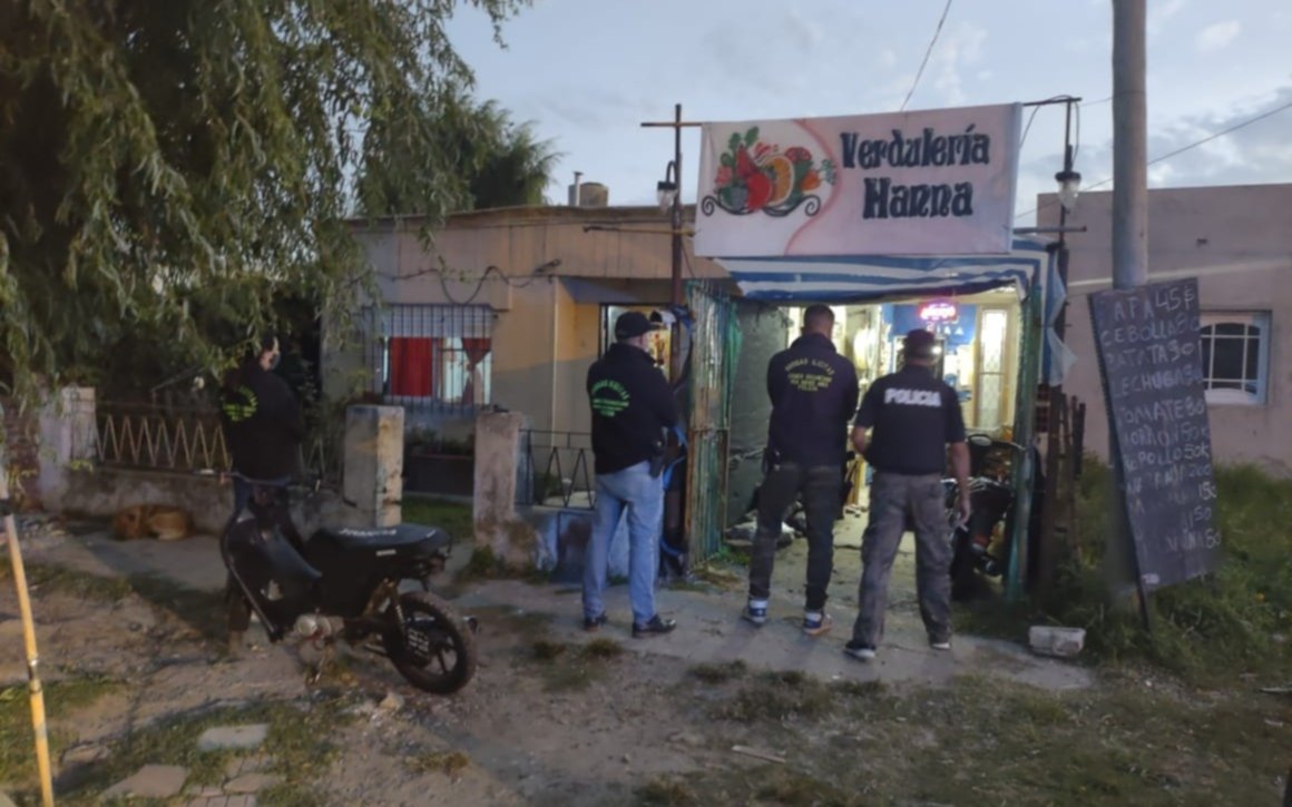 En Ensenada cerraron una verdulería donde vendían algo más que lechuga