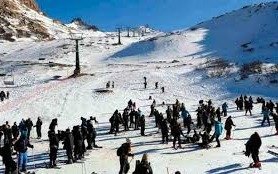 Viajó a Bariloche con síntomas y contagió a 65 egresados