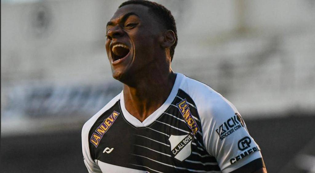 Un jugador de All Boys fue del vestuario al hospital