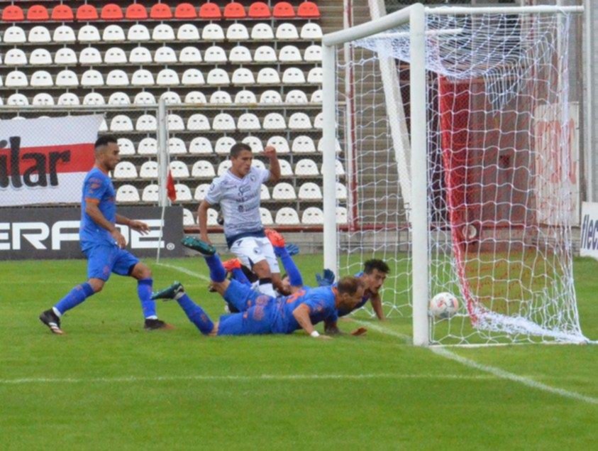 Independiente Rivadavia empató y pasó a liderar la zona B de la Primera Nacional