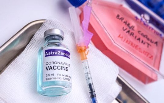 En Europa demandan a AstraZeneca por incumplir con las entregas