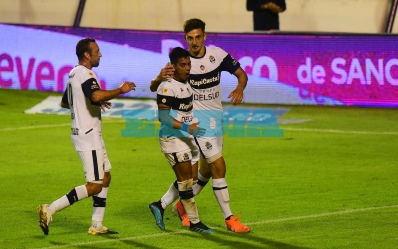 El Lobo venció a Newell's y continúa peleando por la clasificación