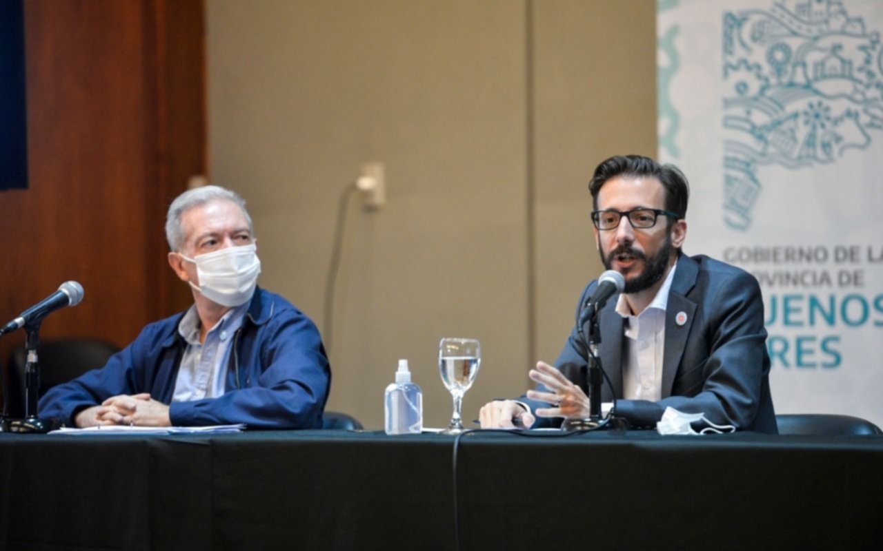 Presentaron contratos de obras de vialidad para 38 municipios