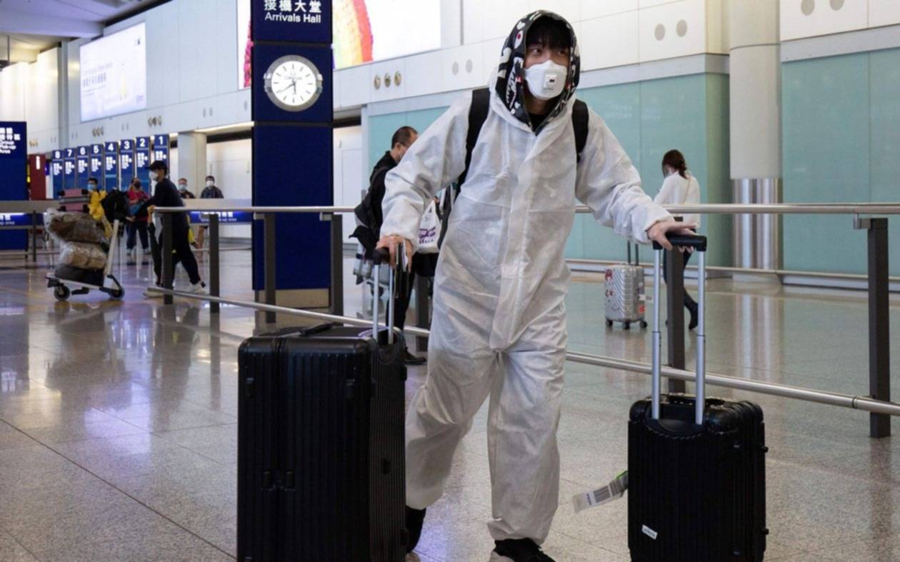 Viajes pandémicos: un tercio de los pasajeros de un vuelo dieron positivo de COVID-19