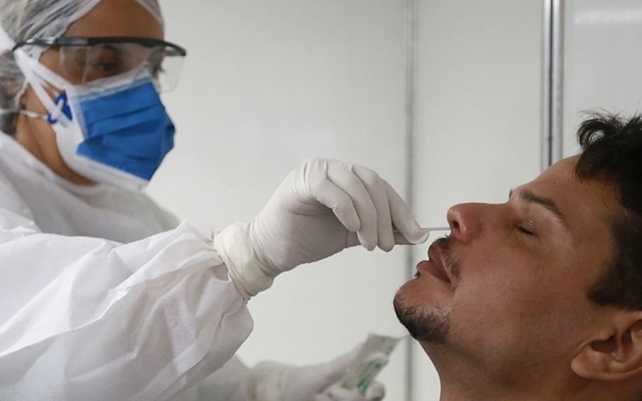 Otro día de cifras elevadas: 25.495 contagios y 516 muertes por coronavirus