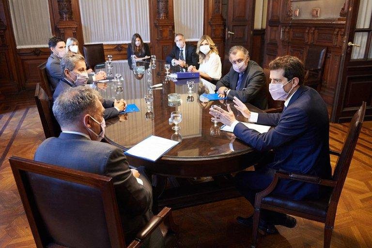 Para evitar contagios, habrá un 30% más de mesas de votación en las Primarias