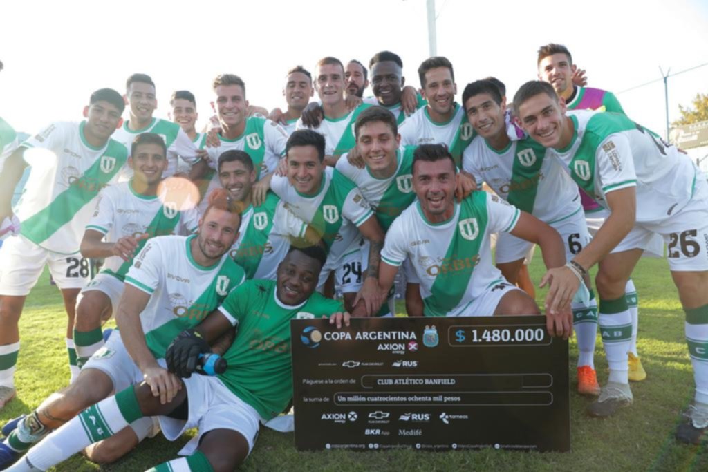 Banfield no debió sufrir tanto para acceder a los octavos de final