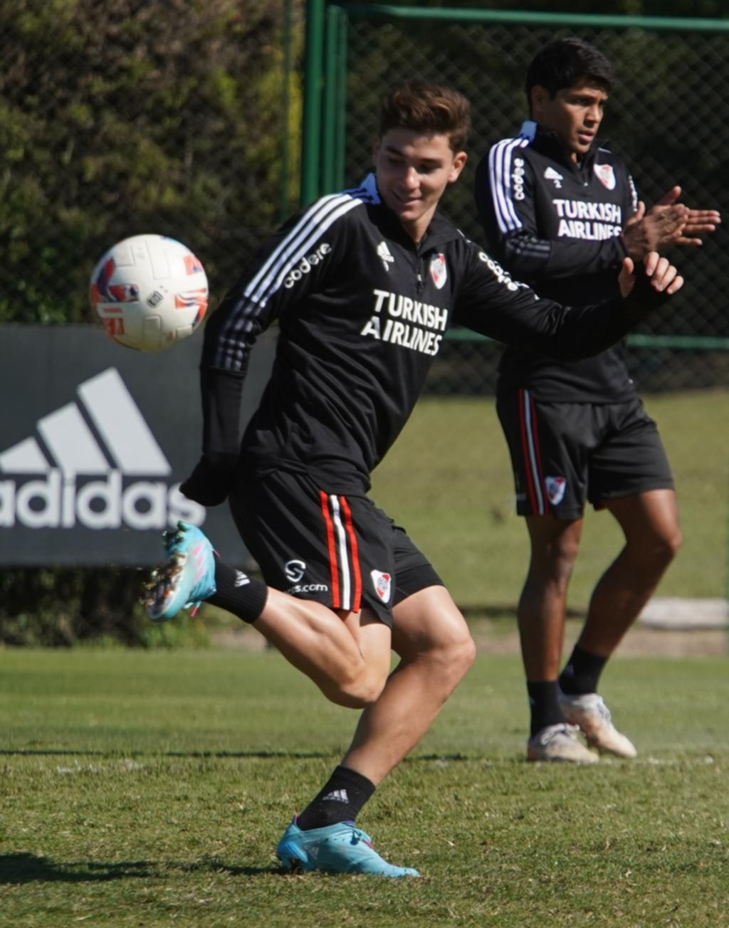 Gallardo trabajó con el plantel completo antes de concentrar