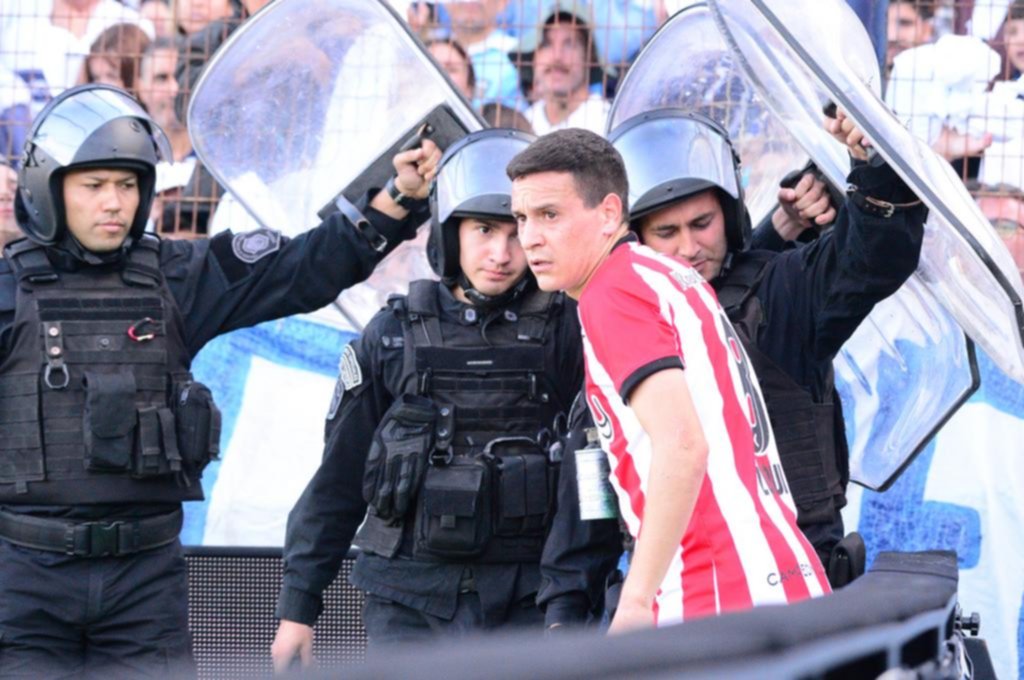 Platea H clausurada: buscan revertirla