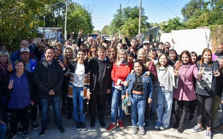 Recorrido por obras de asfaltos en la ribera