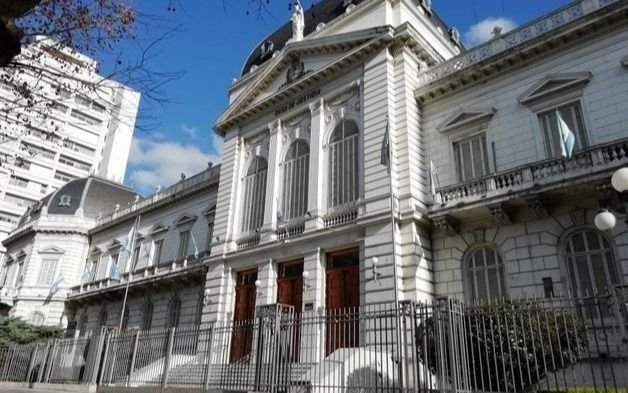 Aprueban ternas para cubrir vacantes de jueces y fiscales en La Plata