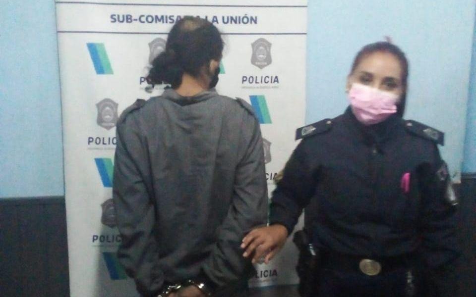 Fue detenido por agredir a su ex pareja, a metros de su casa