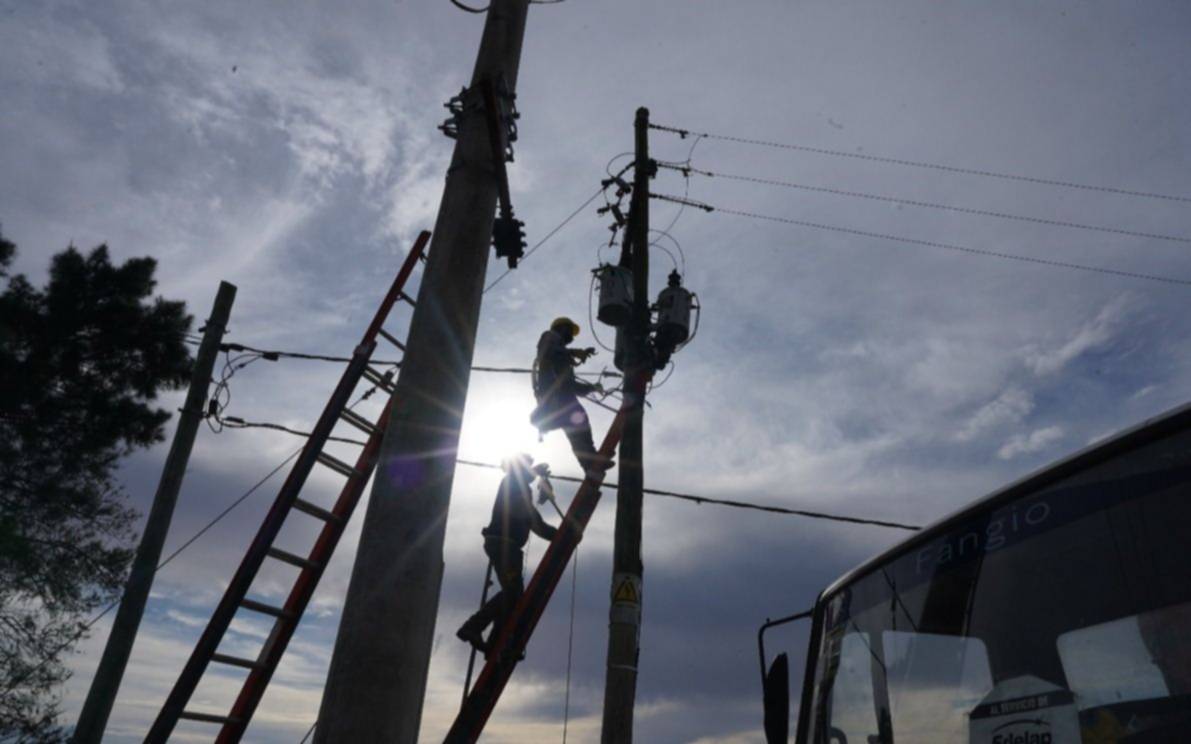 Quejas por un corte de luz en City Bell y Villa Elisa