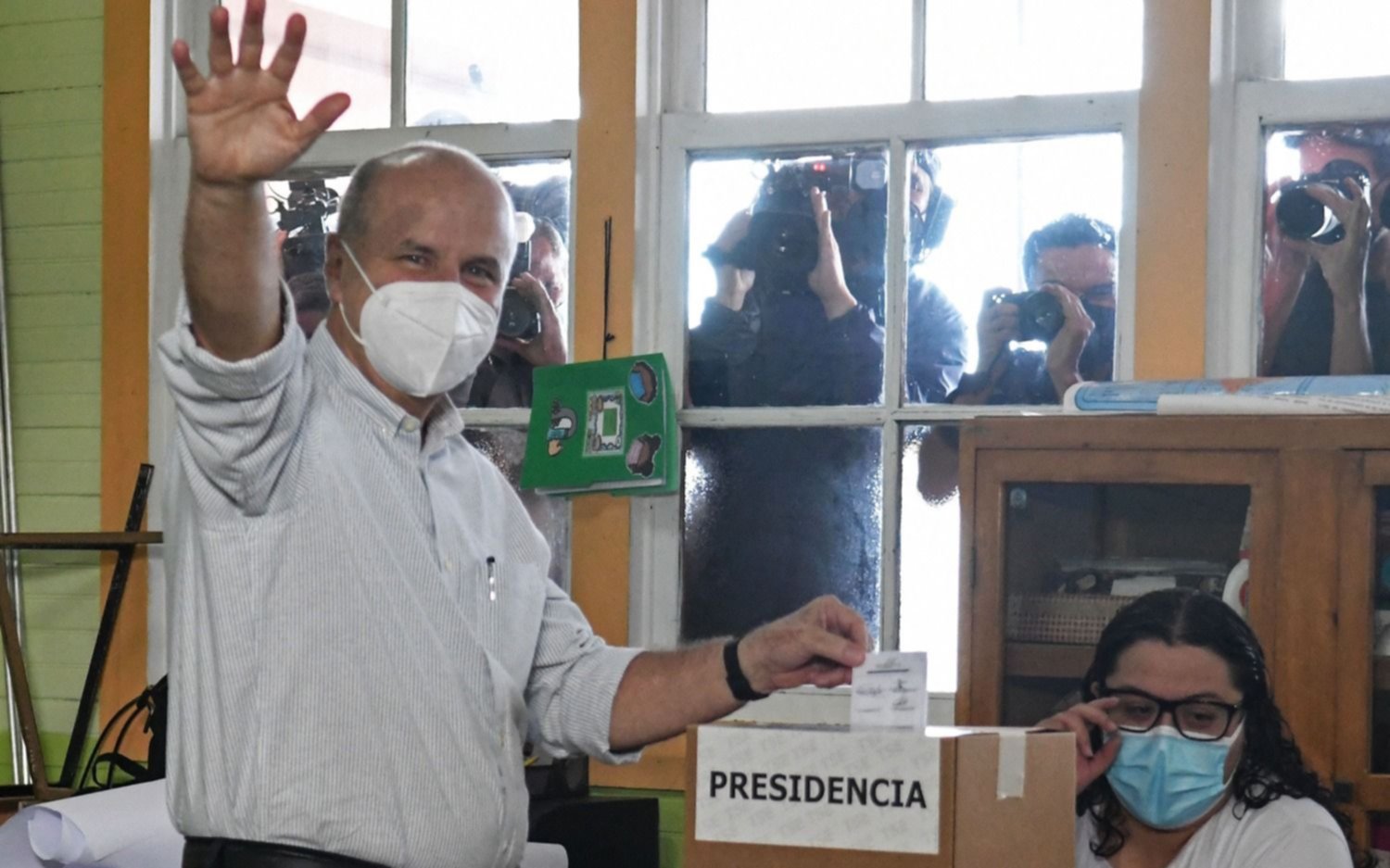 Costa Rica: se cierran las urnas a la espera de definirse el nuevo presidente