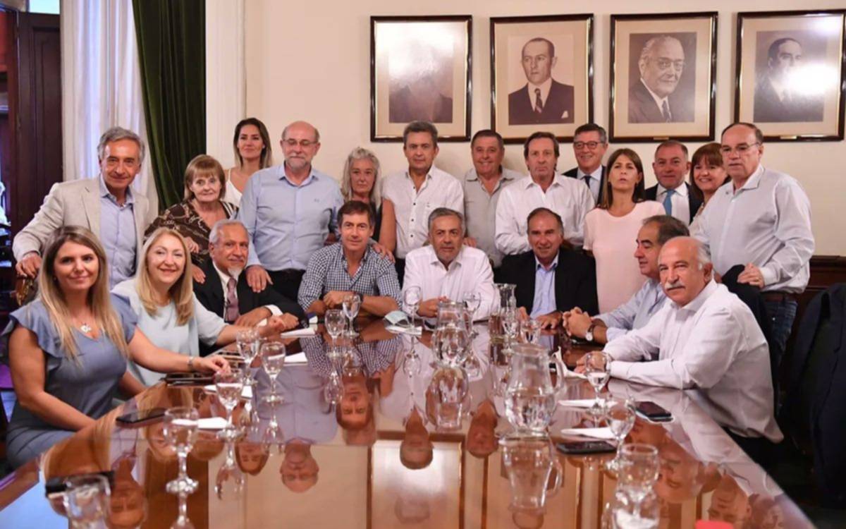 Juntos por el Cambio tildó de "blanqueo encubierto" al proyecto para pagarle al FMI con bienes no declarados