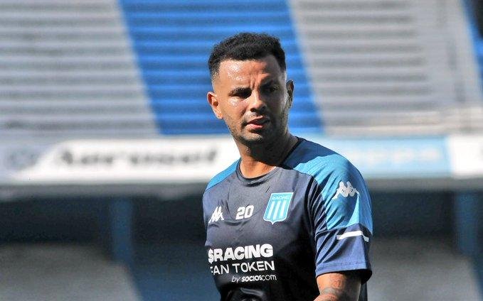 Cardona entrenó y viaja a Uruguay