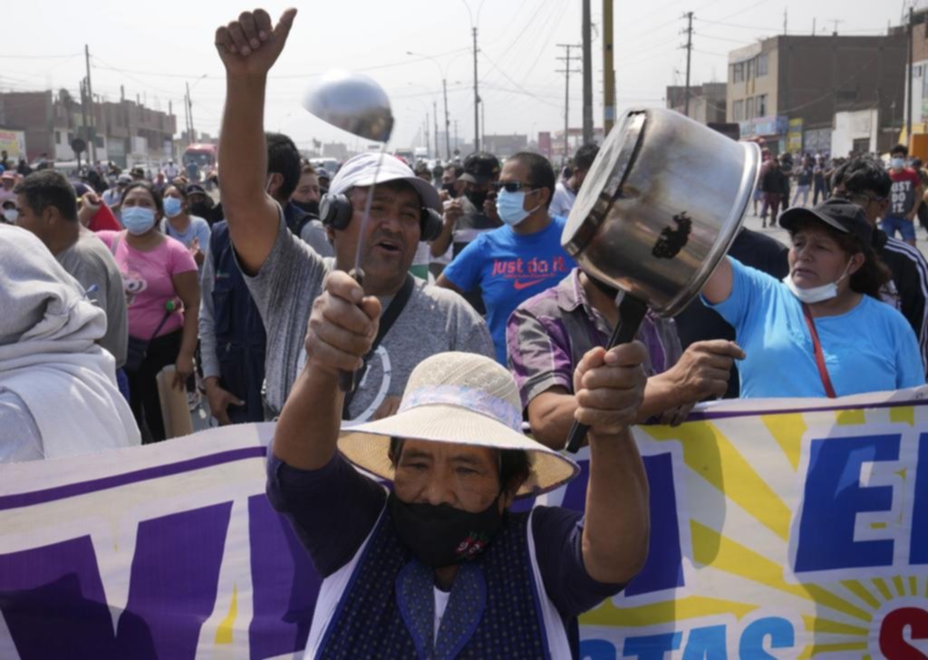 Un paro de transporte siembra el caos en Perú