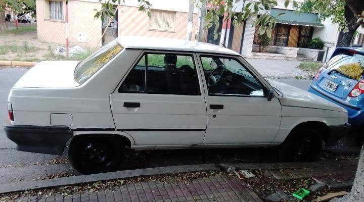 Ofrecen 20 mil pesos de recompensa por un auto