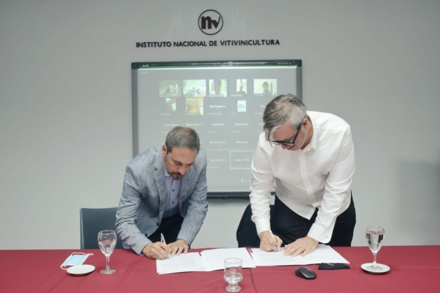 Bodegueros argentinos se podrán sumar al mundo de la criptomoneda respaldada por vino