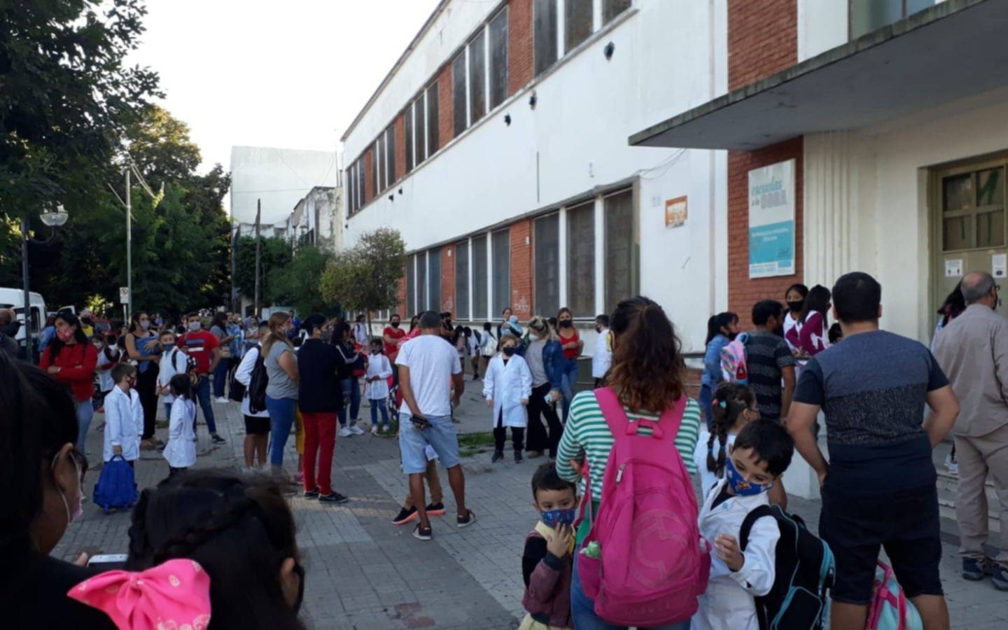 Habrá una hora más de clases por día en las escuelas primarias