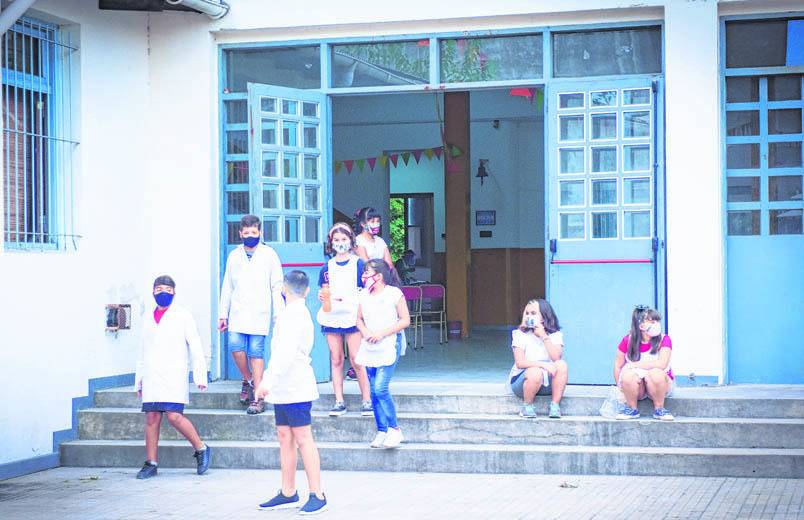 Una hora más de clases: en primarias, con jornadas simples