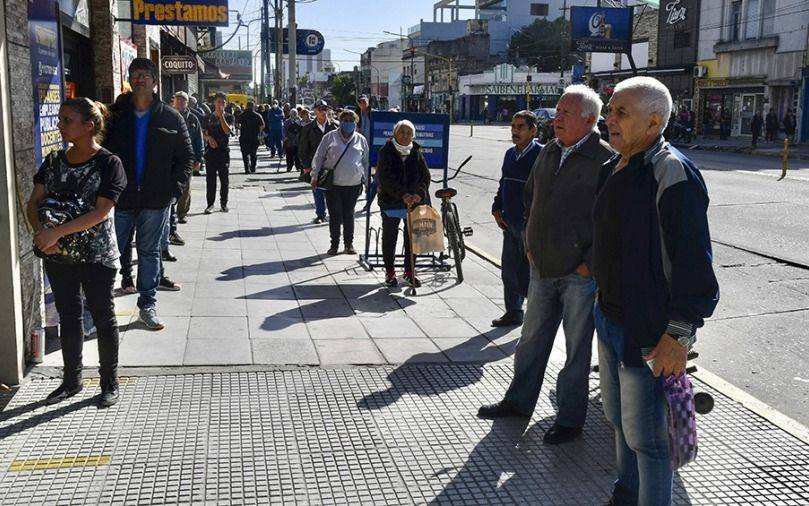 El Banco Nación suspendió el trámite de fe de vida a jubilados: qué pasa en otras entidades