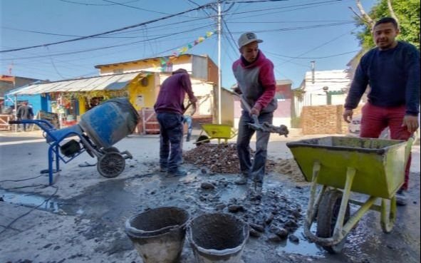 Conexiones intradomiciliarias de agua y cloaca en Villa Itatí