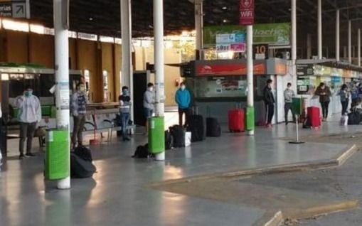 Un paro de micros afectó el servicio entre La Plata y Capital Federal