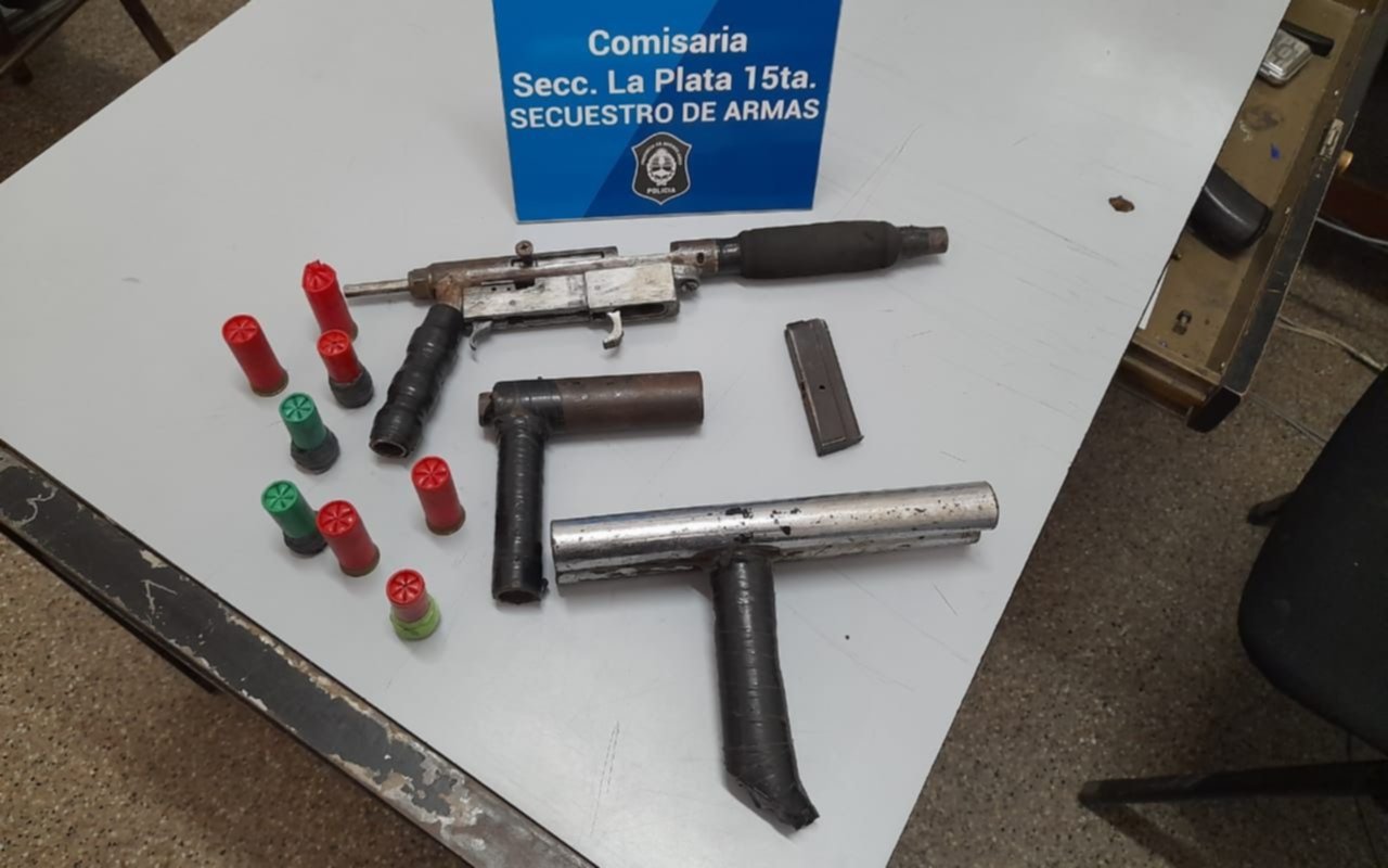 Está acusado de un homicidio y lo atraparon en el centro de Olmos con armas caseras