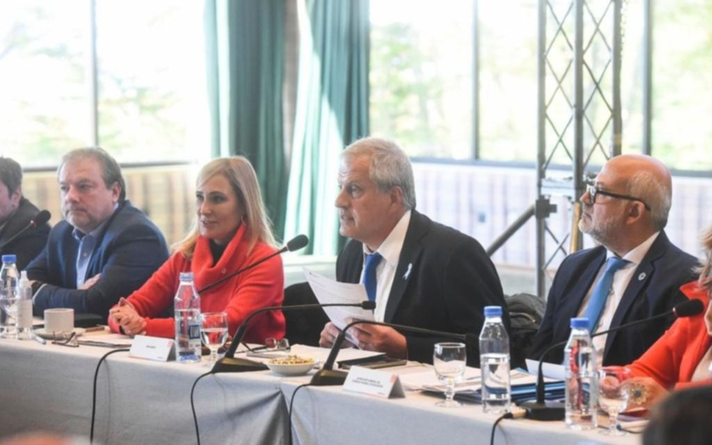 El Gobierno anunció mesas de trabajo para avanzar con la extensión horaria en escuelas