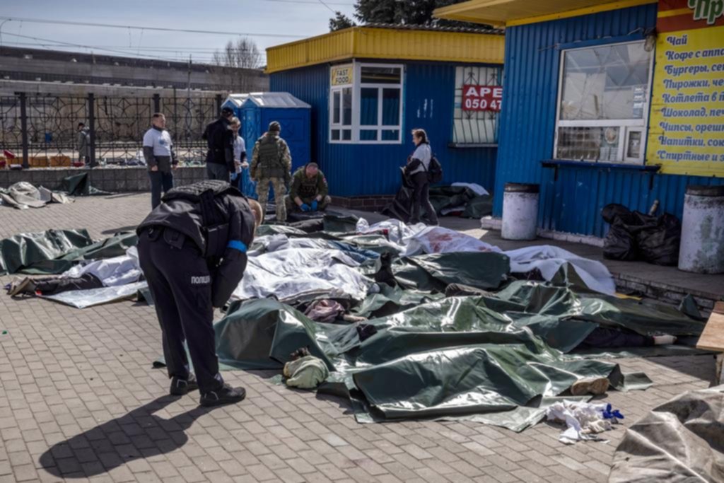 Horror en la estación: un misil ruso mató a 52 personas