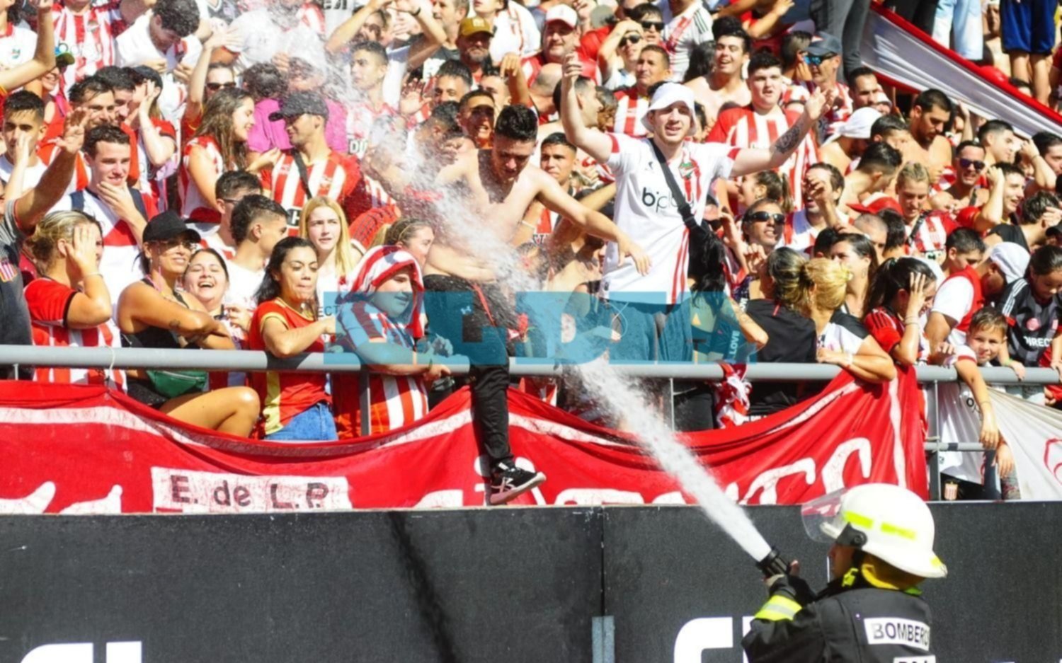 Los hinchas albirrojos se dieron cita a 1 y 57: galería de fotos