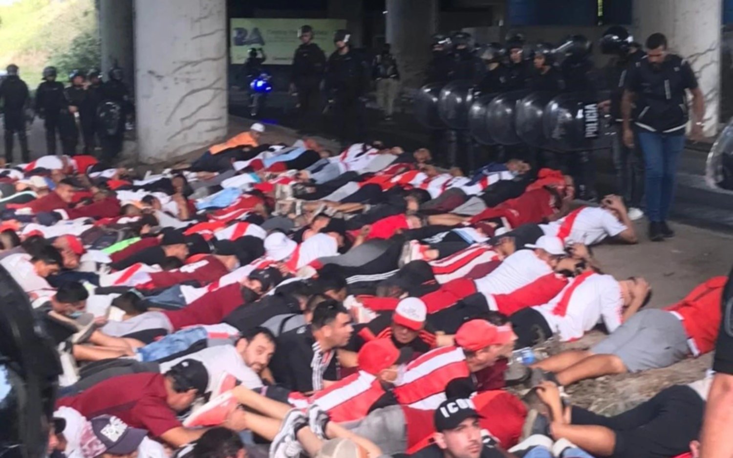 Operativo anti-barras dejó más de 250 detenidos, enfrentamientos y mucha tensión