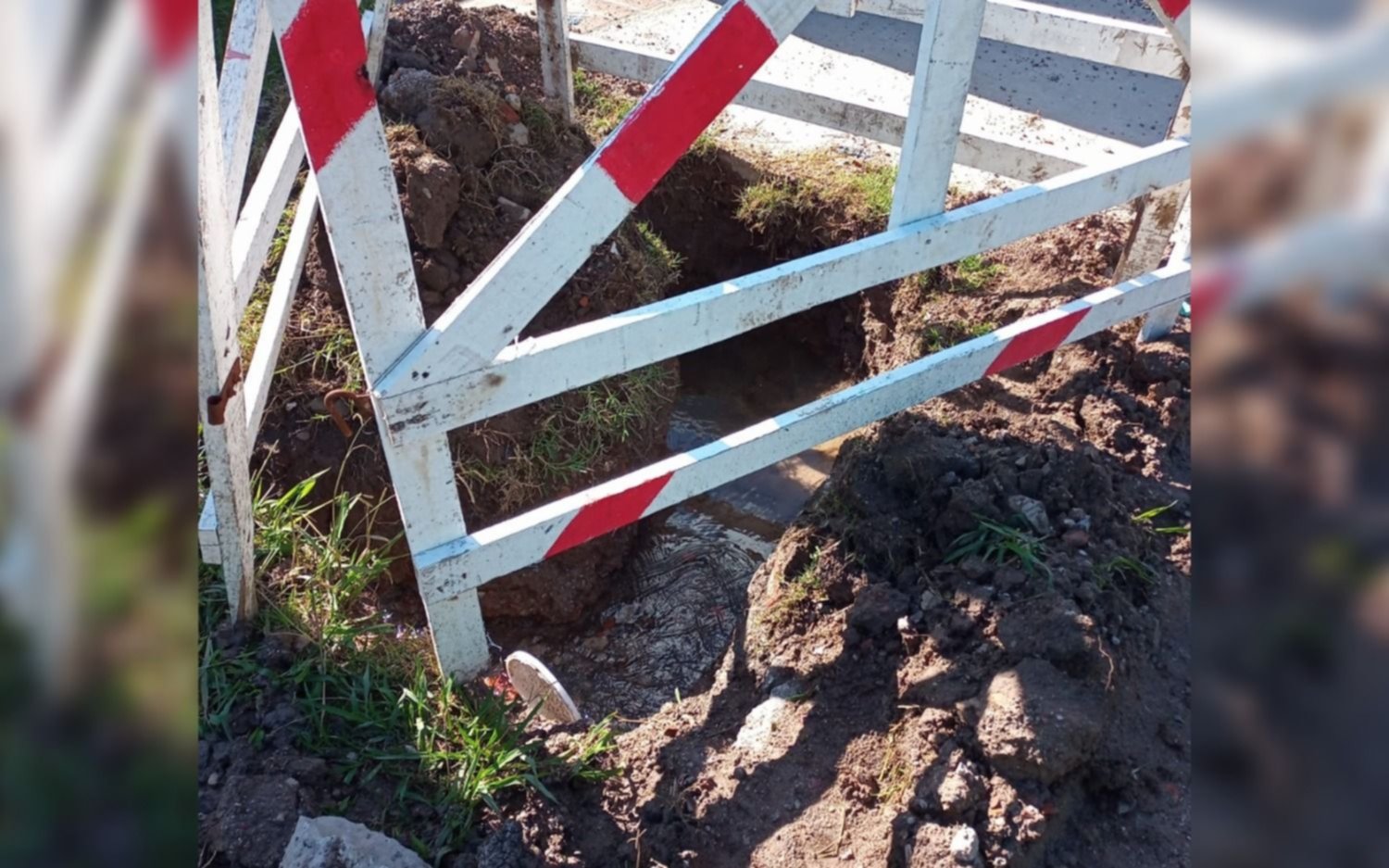 Reclamo por un caño roto en Villa Elisa: en vez de arreglarlo, desviaron la pérdida