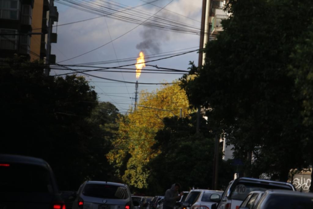 Quejas por las emanaciones de la Refinería