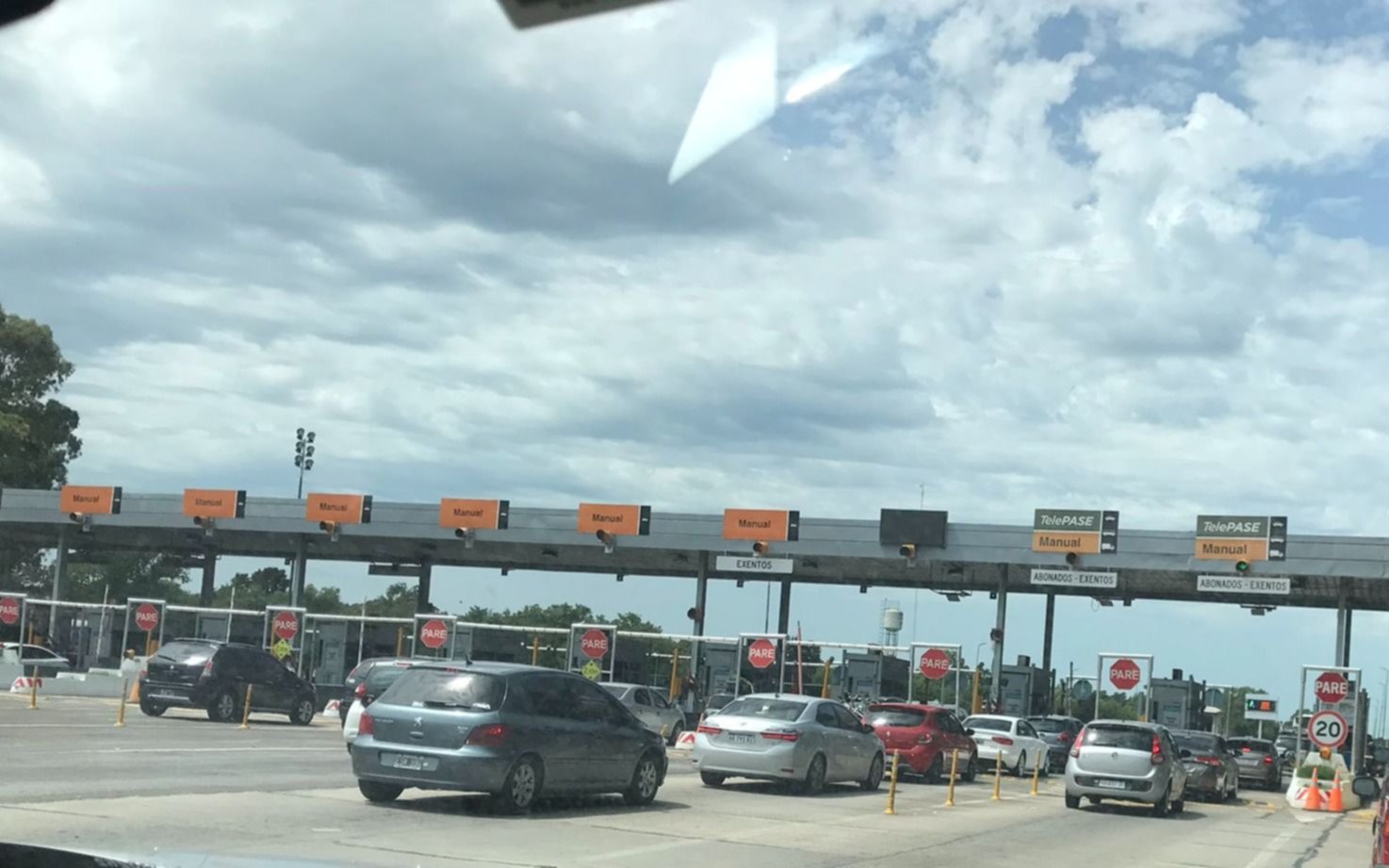 En la previa de Semana Santa, trabajadores de AUBASA levantaron las barreras en Autovía 2
