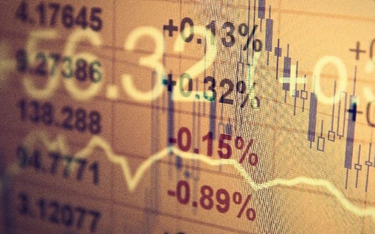 Pronóstico de Bloomberg: "Tanto el dólar, como los bonos y las acciones se están cayendo"