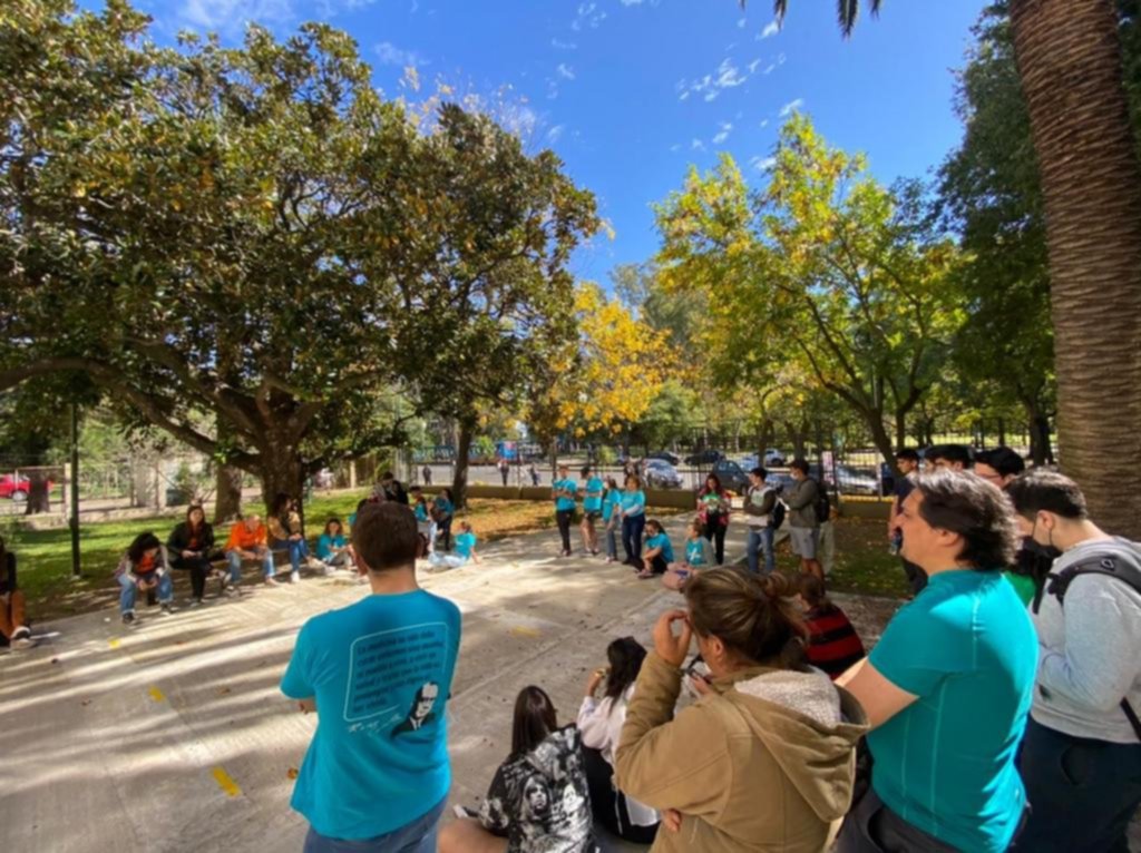 En Medicina, otra cita para elegir decano y una protesta de docentes