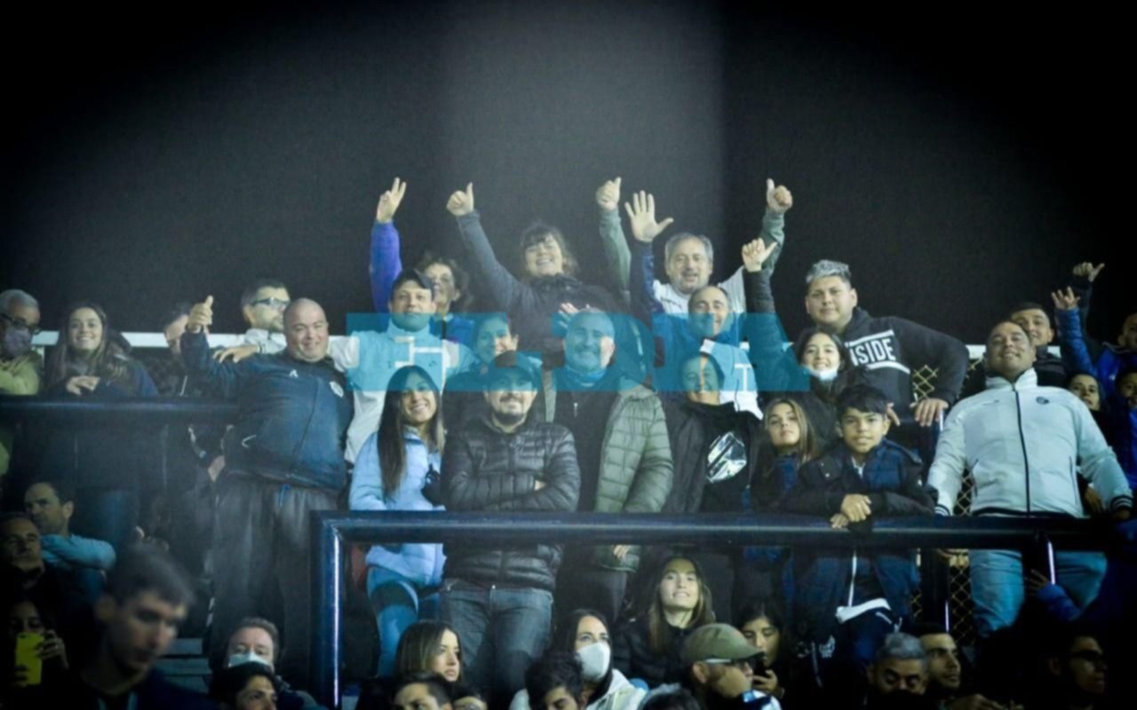 Aliento tripero en 60 y 118, que se tiñó de azul y blanco: mirá la galería de fotos