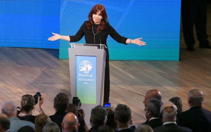 "Expuso al país de forma vergonzosa", la dura crítica de JxC a Cristina por su discurso en Eurolat