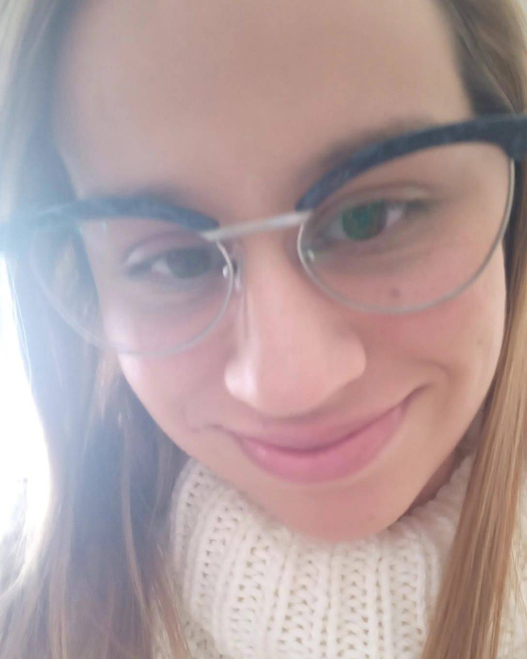 "Pido que mi hermana sea tratada por un psiquiatra ya que esta desvariando"