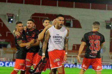 Primer cruce con Barracas en la era profesional