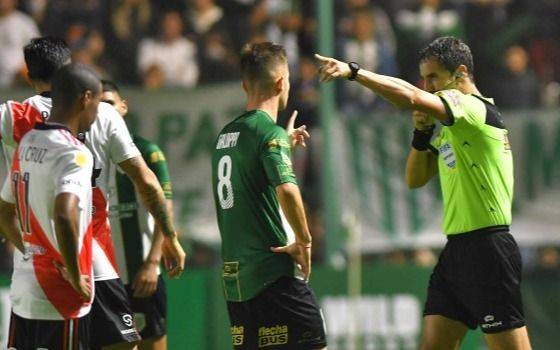 Beligoy sobre la polémica en Banfield vs. River:  "No fue penal, es un error, pero va a servir de ejemplo"