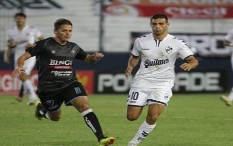 Quilmes mete cambios para ganar