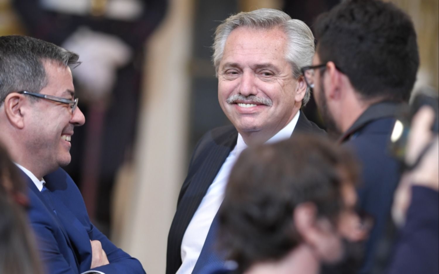 El Ejecutivo enviará un proyecto para gravar la "renta inesperada" de grandes empresas por la guerra