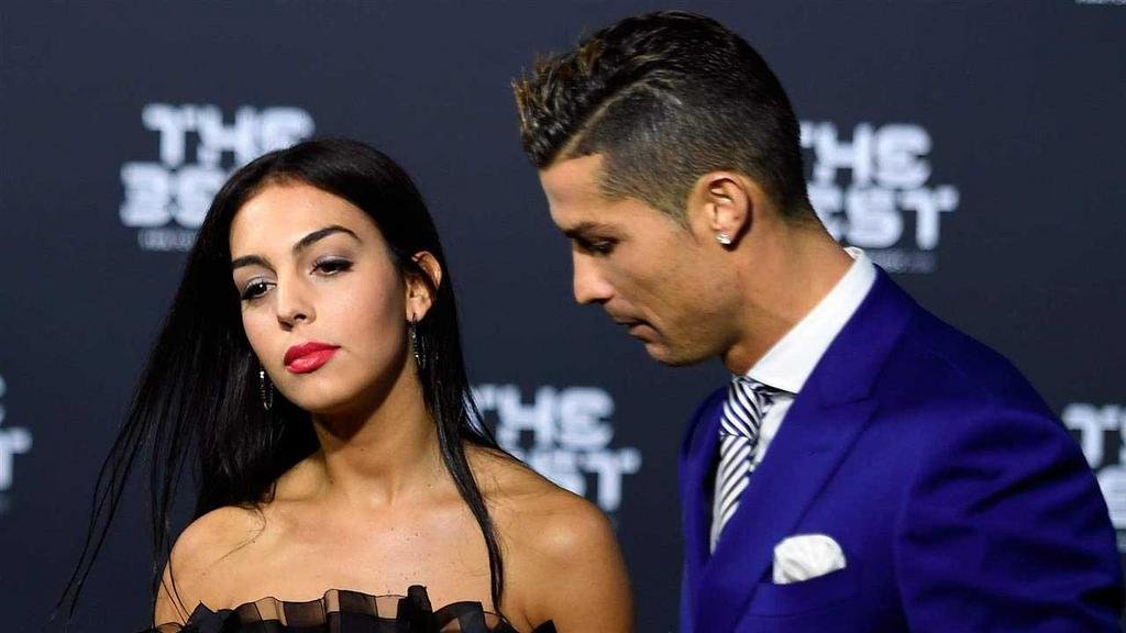 “El dolor más grande para unos padres”: murió en el parto uno de los mellizos de CR7