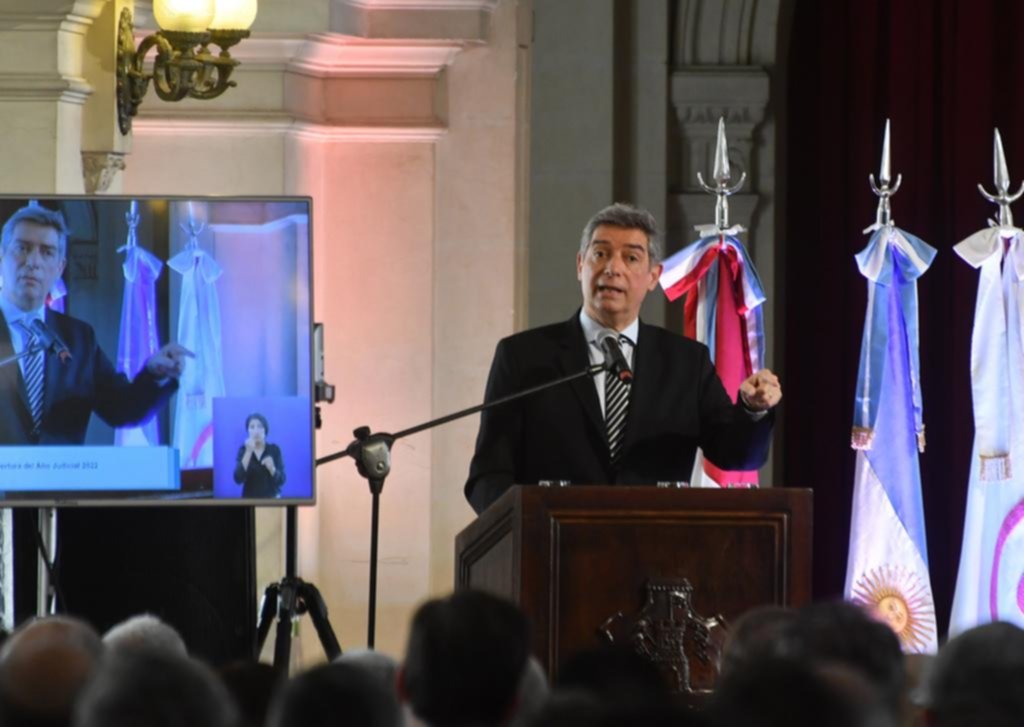 Rosatti asumió en la Magistratura y el Gobierno cargó contra la Corte